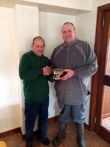 Judge Mr D Lockhart, Faulding Cleugh presenting  the Trophy to Alistair Fitzsimon, Tregallon