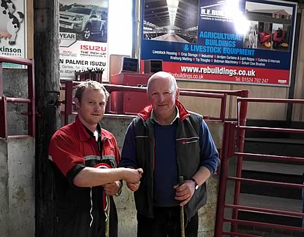 Geoffrey Blair (consignor) with David Dickinson (judge)